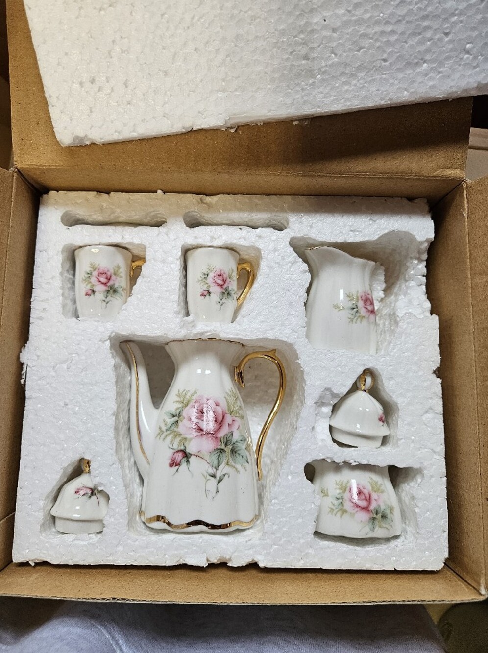 NIB Vintage Avon Mini Teaset Pink Roses Greenery Gold